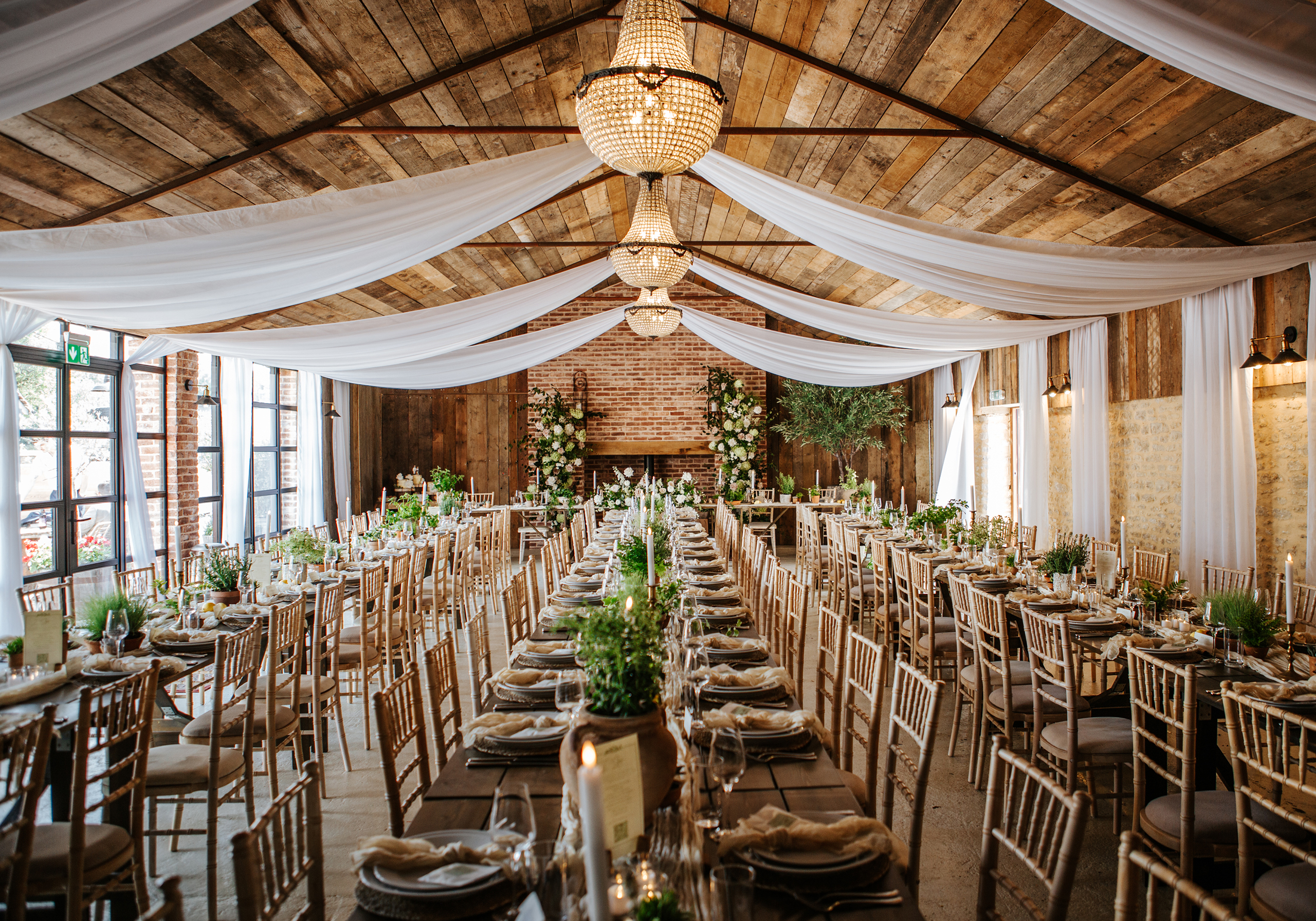 Stratton-Court-Barn-Oxfordshire